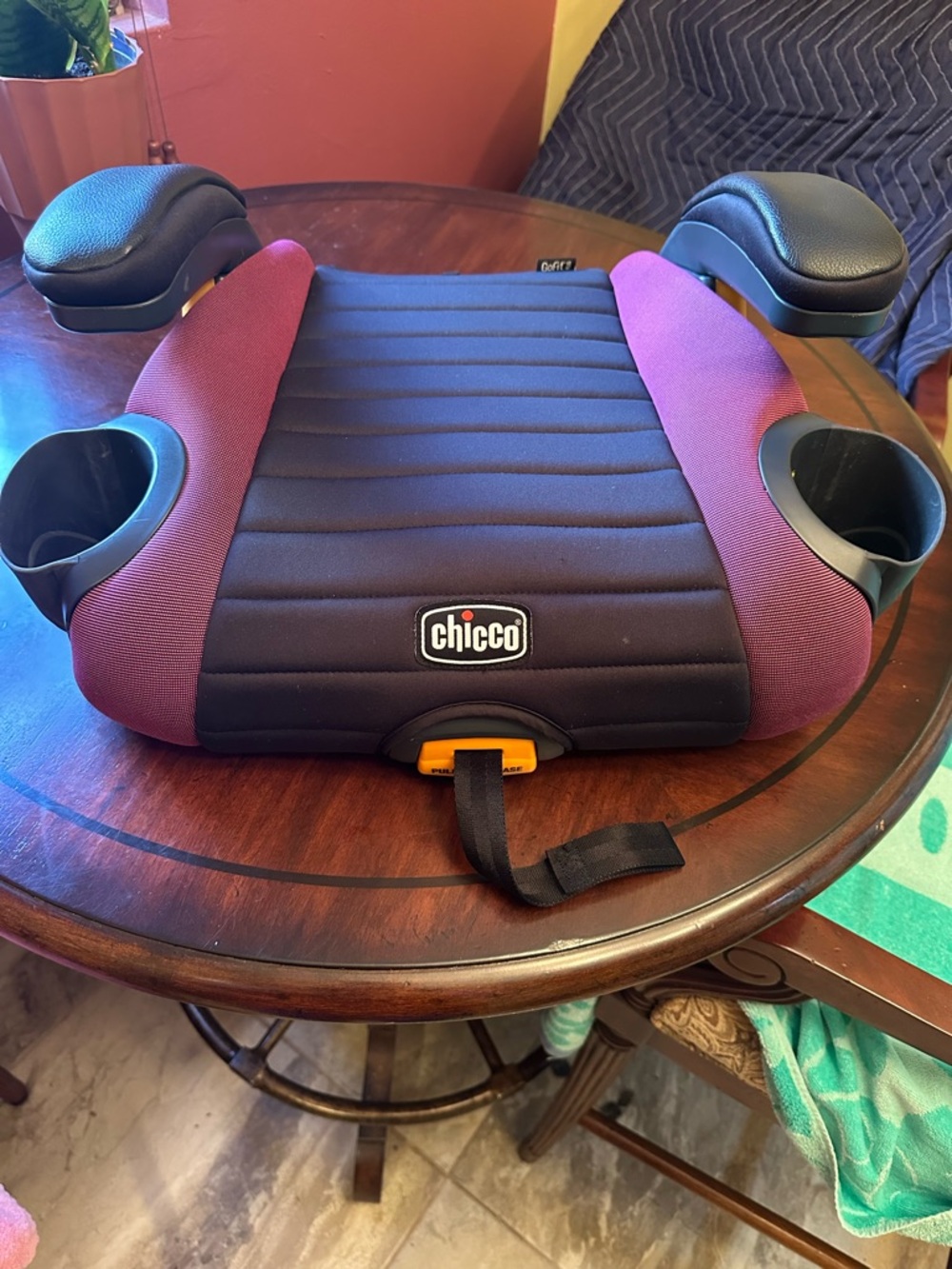 Chicco Kids Booster Car Seat - Black and Burgundy
